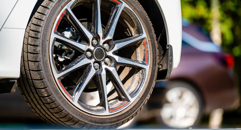 La guía definitiva sobre alineación y balanceo para prolongar la vida de tus neumáticos